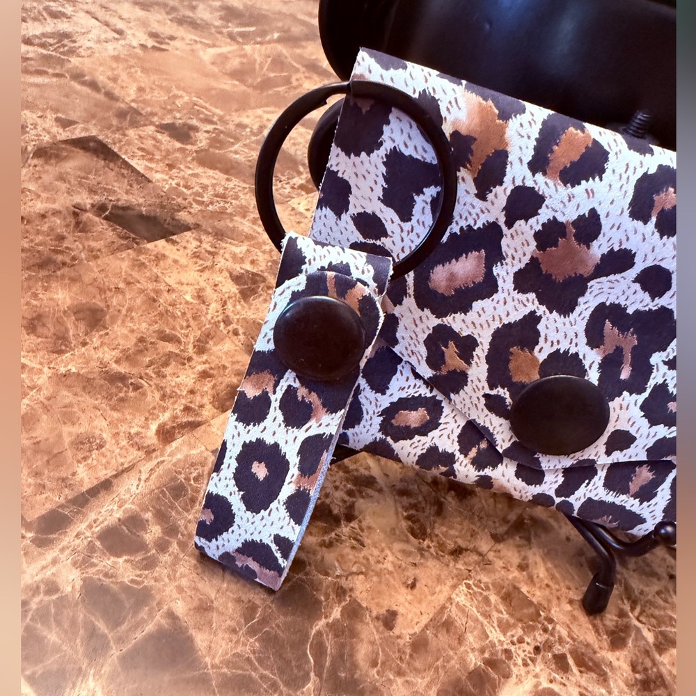 Kaabao RFID Blocking Credit Card Holder & Leopard Print Card Holder and Key Fob - Picture 2 of 13
